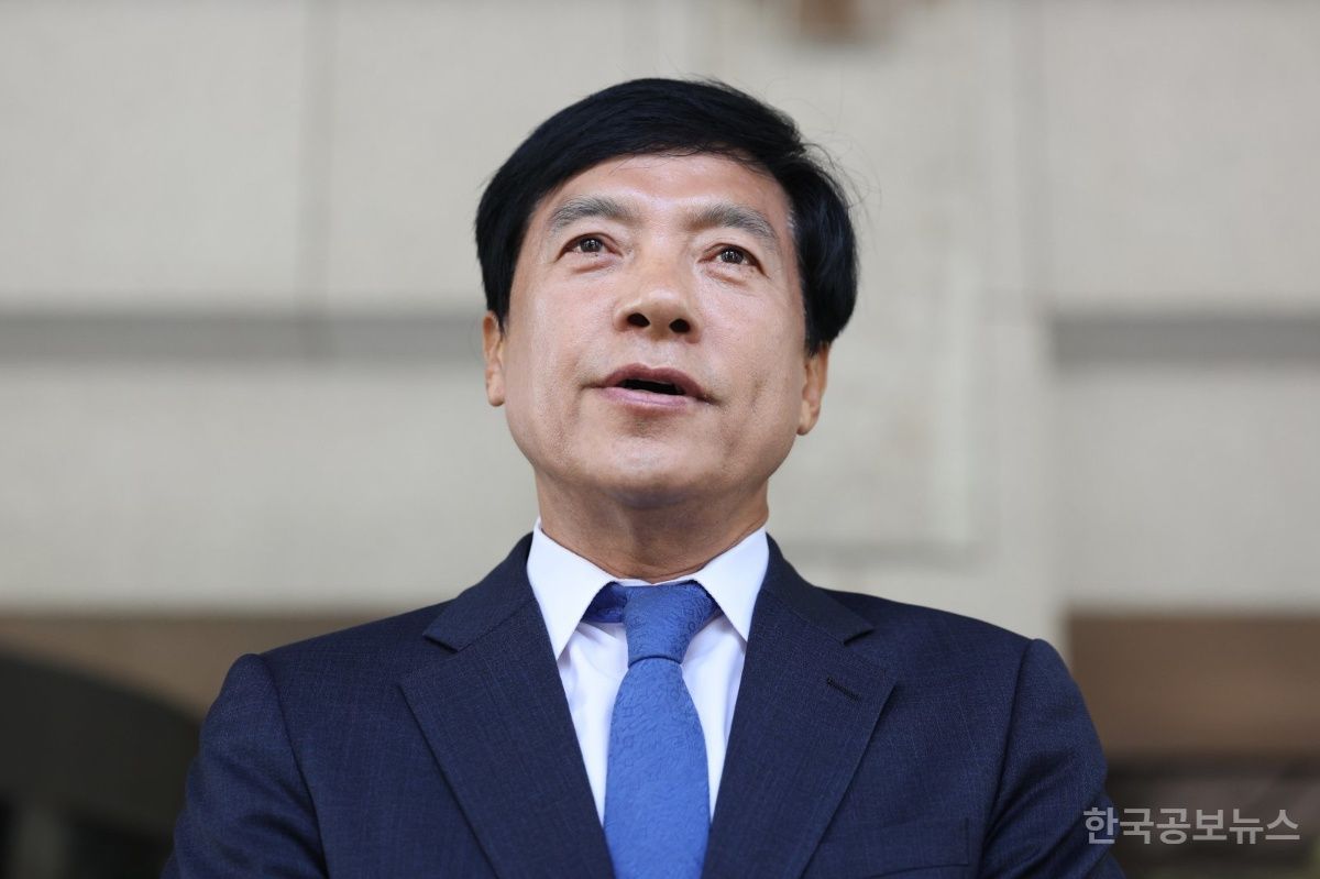 "술판 의혹 명예훼손" 박상용-이성윤 손해배상 재판 시작  기사 사진