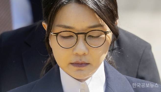 김건희, 구속 후 4차 특검 조사서도 대부분 진술거부…특검 "8월 29일 기소 예정" 기사 사진