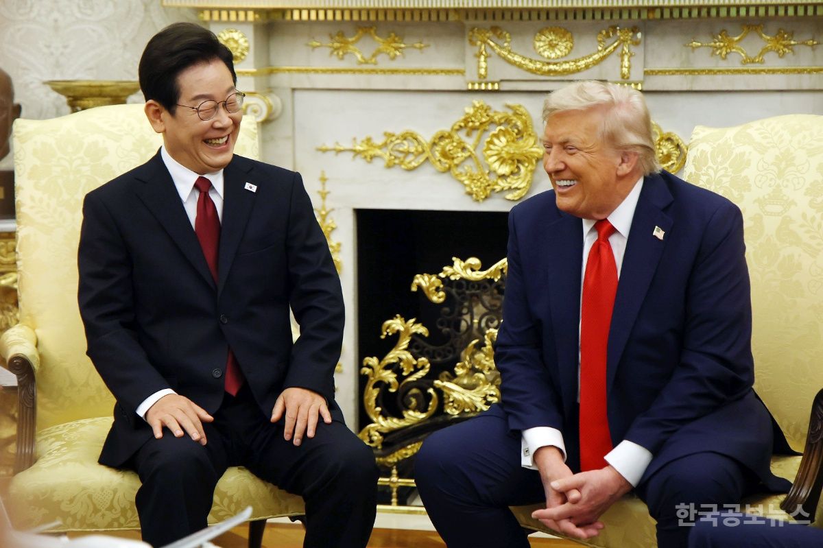 '140분 한미 정상회담'…李 "한미동맹, 경제로 확장" 트럼프 ""한국에서 선박 구매…미국에서 건조되기도 바라" 기사 사진