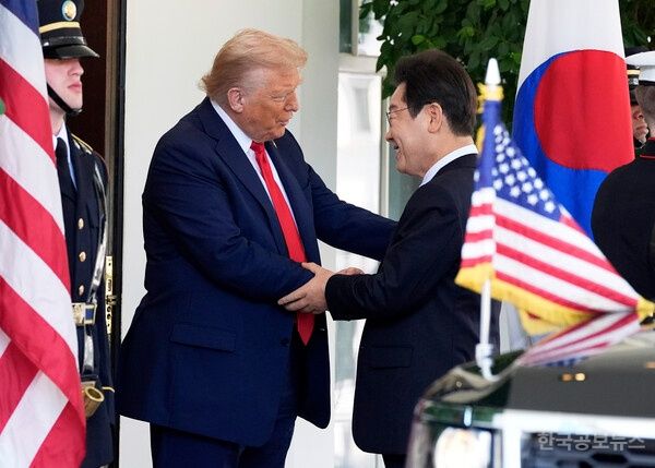 중견련 "한미 정상회담, '열린 소통 전환점' 남을 것" 기사 사진