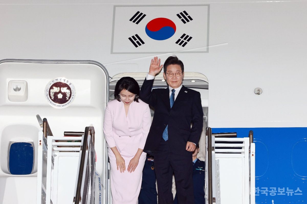 '3박 6일 순방' 李대통령, 필라델피아서 귀국길 올라…8월 28일 새벽 도착 기사 사진