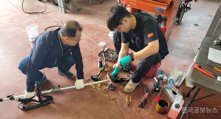 부산시 농업기술센터, ‘25년 하반기 동력예초기 정비·점검 및 현장안전 실무교육’ 실시 기사 사진