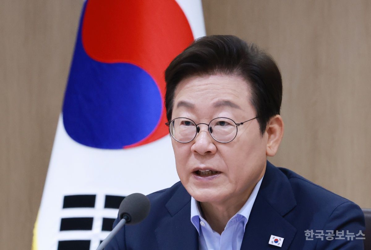 이재명 대통령 "재정 적극적 역할해야…씨앗 빌려서라도 농사 준비"  기사 사진