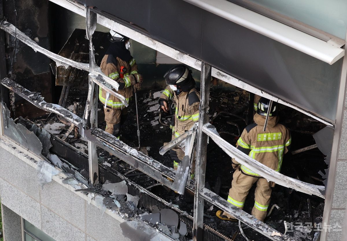 서울 강남구 역삼동 빌딩 2곳서 연쇄 방화 기사 사진
